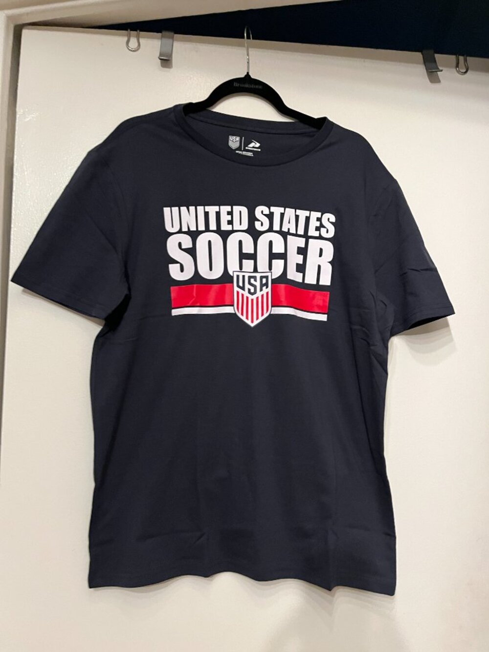 USA Soccer Womens Navy Cotton T-Shirt Size Large (NWT)